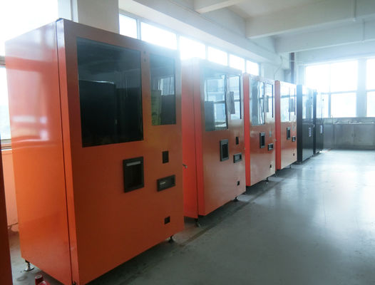 Centro commerciale all'aperto dell'interno di Juice Vending Machine System For