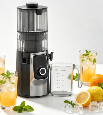 Fresh Smart HJ102C Slow Masticating Juicer    The Juicer That Brings Farm-Fresh Flavour to Your Home with 3 Adjustable Speeds, 135mm Wide Chute, 200W Cold Press & Self-Cleaning Il succatore che porta il sapore fresco di una fattoria nella tua casa con 3 velocità regolabili, 135mm di larghezza, 200W di pressione a freddo e auto-pulizia